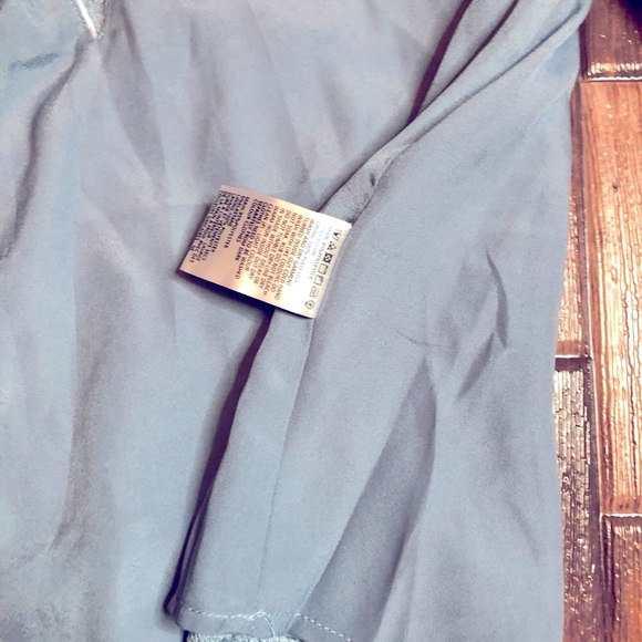 ISLA Short Bell Sleeve Blouse - Picture 9 of 12